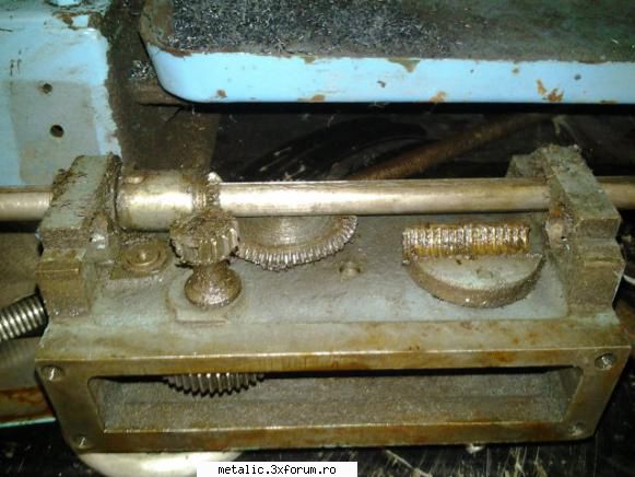 Reconditionare strung - O poza cu caruciorul din spate - Strungul si SDV-uri ajutatoare