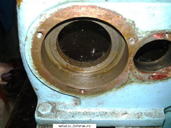 Reconditionare strung - O problema la rulmentul din fata: acesta are un - Strungul si SDV-uri ajutatoare
