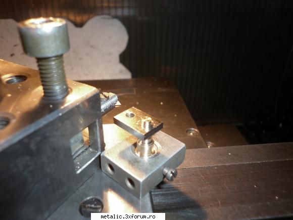 inserturi - bara patrata de 8 mm, gaurita transversal cu 2,5 - Proiecte