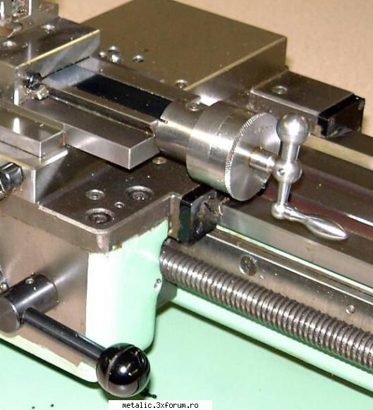 strungul meu SP80 - Deasupra surubului conducator, pe cărucior - Strungul si SDV-uri ajutatoare